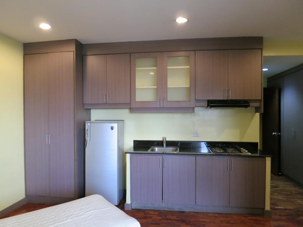 Midland Plaza Aparthotel Manila Exterior photo